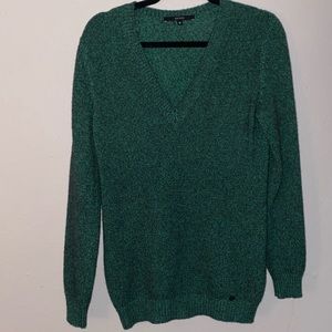 Authentic v neck Gucci sweater.